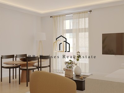 Piso en venta en Madrid, Centro, con 1 dormitorio, baño y 2 balcones