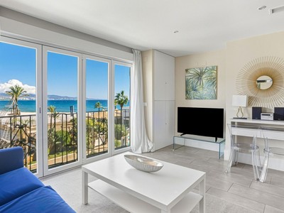 Apartamento en venta en Marbella, con 2 dormitorios y baño