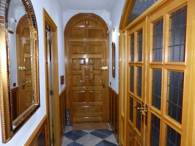 Casa en venta en Barakaldo, con 3 dormitorios, 2 baños, trastero, balcón y 35 terrazas