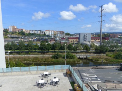 Piso en venta en Barakaldo, con 1 dormitorio, baño, plaza de garaje y trastero