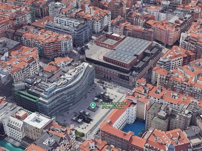 Local comercial en alquiler en Bilbao, Alhondiga, con 2 baños