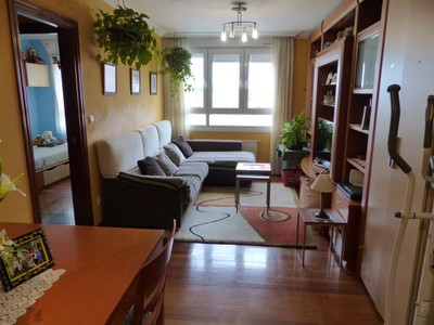 Piso en venta en Barakaldo, con 3 dormitorios, 2 baños, plaza de garaje y trastero