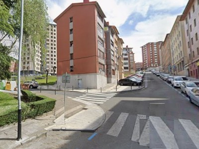 Piso en venta en Barakaldo, con 2 dormitorios y 2 baños