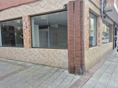 Local comercial en alquiler en Barakaldo, Arteagabeitia, con baño