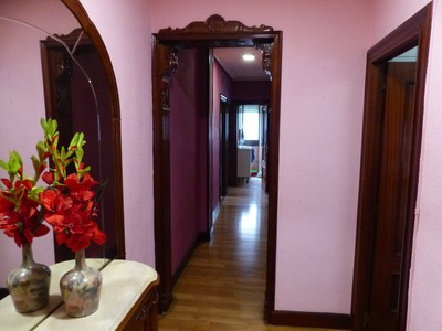 Piso en venta en Barakaldo, San Vicente, con 3 dormitorios, baño, trastero y balcón