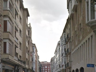 Locales en alquiler en Vitoria, Centro, con 2 aseos