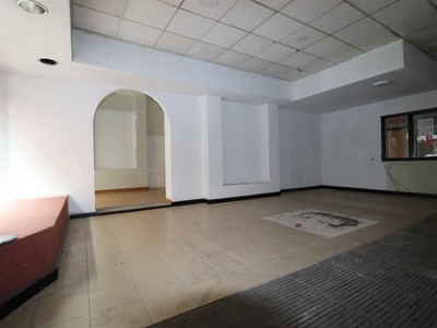 Locales en venta en Vitoria, Pilar, con aseo