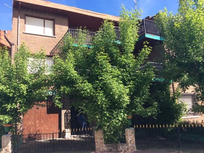 Piso en venta en Baños De Ebro, con 8 dormitorios, 2 baños, 4 aseos, 2 plazas de garaje y 4 terrazas