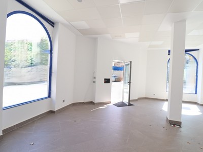 Locales en venta en Vitoria, Arana, con baño