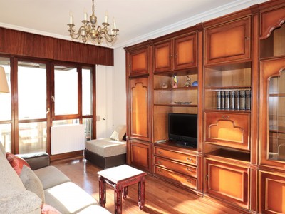 Piso en alquiler en Vitoria, Judizmendi, con 2 dormitorios, 2 baños y terraza