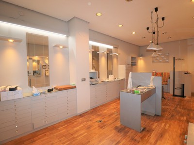 Locales en venta en Vitoria, Centro, con aseo