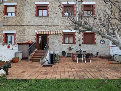 Adosado en venta en Vitoria, Judizmendi, con 6 dormitorios, 3 baños, trastero, 2 balcones y terreno