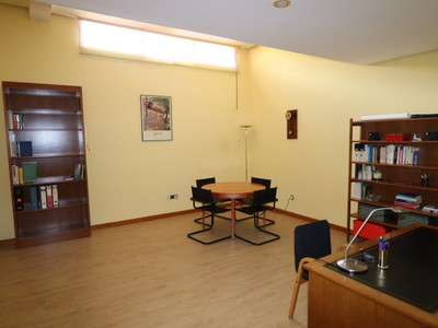 Oficina en alquiler en Vitoria, Centro, con baño