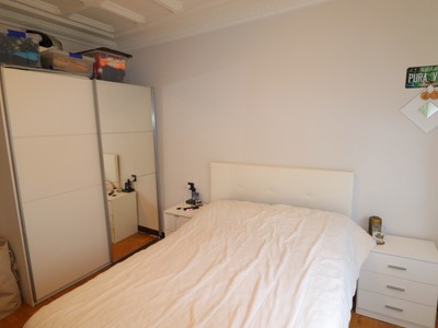 Piso en venta en Vitoria, Centro, con 4 dormitorios, baño, aseo y trastero