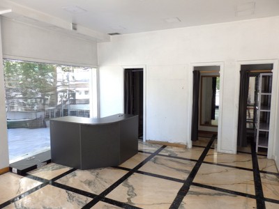 Locales en venta en Vitoria, Avenida, con baño