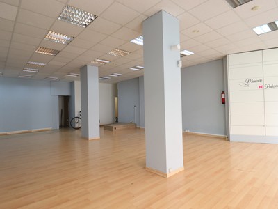 Locales en venta en Vitoria, Iparralde, con aseo