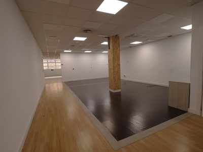 Locales en venta en Vitoria, Ariznavarra, con 2 baños