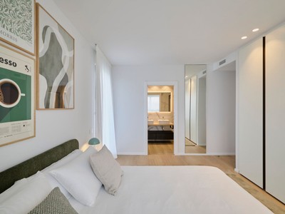 Ático en venta en Vitoria, Aretxabaleta, con 3 dormitorios, 2 baños, 2 plazas de garaje y trastero