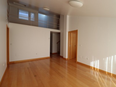 Piso en alquiler en Vitoria, Centro, con 2 dormitorios, baño y terraza