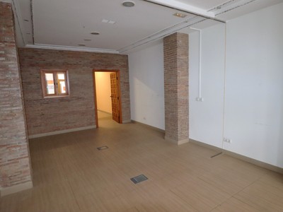 Locales en venta en Vitoria, Lovaina, con baño