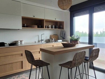 Piso en venta en Vitoria, Aretxabaleta, con 3 dormitorios, 2 baños y trastero