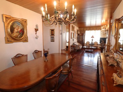 Piso en venta en Vitoria, Avenida, con 4 dormitorios, 2 baños, aseo, trastero y 3 terrazas