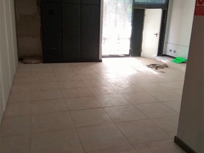 Locales en venta en Vitoria, San Martín