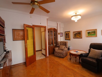 Piso en venta en Vitoria, Centro, con 4 dormitorios, baño, aseo, trastero y terraza