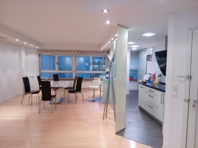 Piso en alquiler en Vitoria, Centro, con 2 dormitorios, 2 baños y plaza de garaje