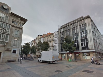 Locales en traspaso en Vitoria, Centro, con 2 baños