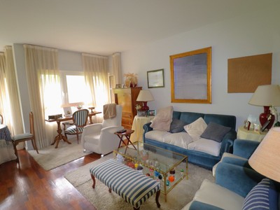Piso en venta en Vitoria, Batán, con 4 dormitorios, 3 baños, plaza de garaje, trastero y 3 terrazas