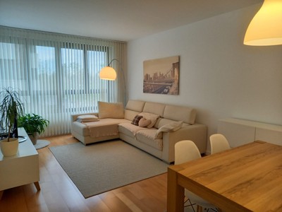 Piso en alquiler en Vitoria, Ciudad Jardin, con 2 dormitorios, 2 baños y plaza de garaje