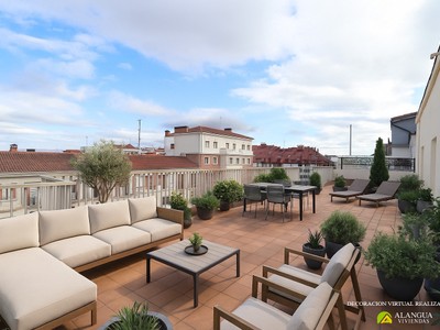 Ático en venta en Vitoria, Lovaina, con 4 dormitorios, 2 baños, trastero y 2 terrazas