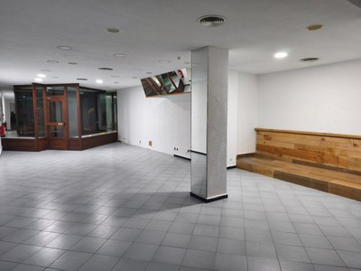 Locales en venta en Vitoria, Casco Viejo, con aseo