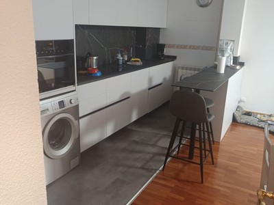 Piso en venta en Vitoria, Aranbizkarra, con 2 dormitorios, baño y trastero