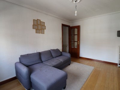 Piso en venta en Vitoria, Centro, con 2 dormitorios y baño