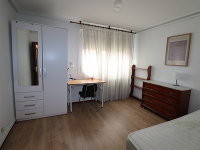Piso en venta en Vitoria, Adurza, con 3 dormitorios y baño