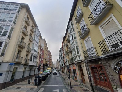 Piso en venta en Vitoria, Centro, con 4 dormitorios, 2 baños, trastero y terraza