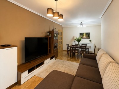Piso en venta en Vitoria, Ibaiondo, con 2 dormitorios, 2 baños, plaza de garaje y terraza