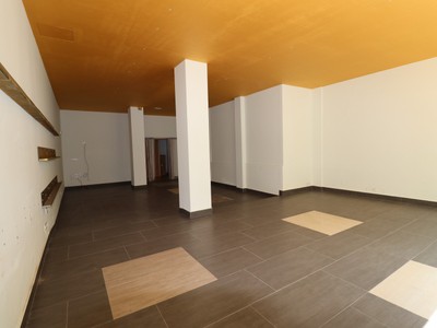 Local en alquiler en Vitoria, Avenida, con 2 baños