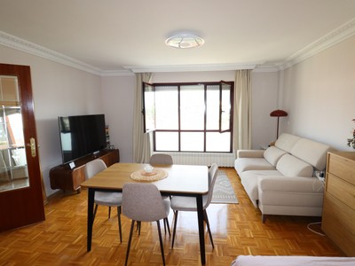 Piso en venta en Nanclares De La Oca, con 3 dormitorios, 2 baños, plaza de garaje y trastero