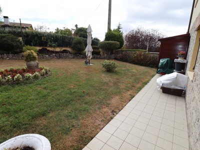 Adosado en venta en Etxabarri-ibiña, con 4 dormitorios, 4 baños, plaza de garaje y terreno