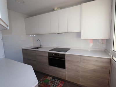 Piso en venta en Vitoria, Coronacion, con 3 dormitorios, baño y trastero