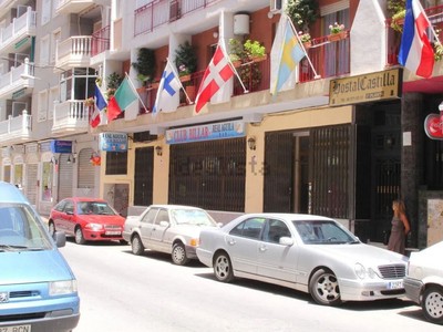 Local en venta en Torrevieja, con 2 baños