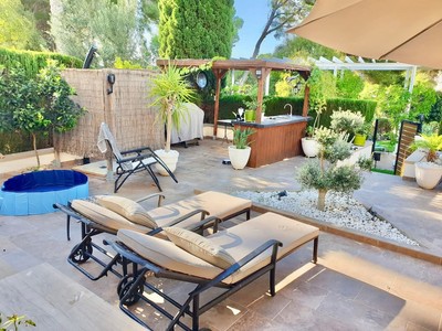 Bungalow en venta en Orihuela Costa, Villamartin, con 3 dormitorios, 3 baños, trastero, balcón, terraza y terreno