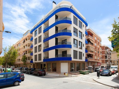 Apartamento en venta en Torrevieja, Centro, con 2 dormitorios, 2 baños, trastero, balcón y terraza