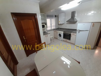 Piso en venta en Barakaldo, Céntrico, con 2 dormitorios y baño