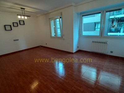 Piso en venta en Barakaldo, Bidegorri-polideportivo, con 2 dormitorios y baño