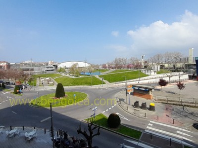 Piso en venta en Barakaldo, Murrieta, con 2 dormitorios, baño y balcón