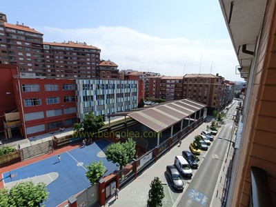 Piso en venta en Santurtzi, Las Viñas, con trastero y balcón